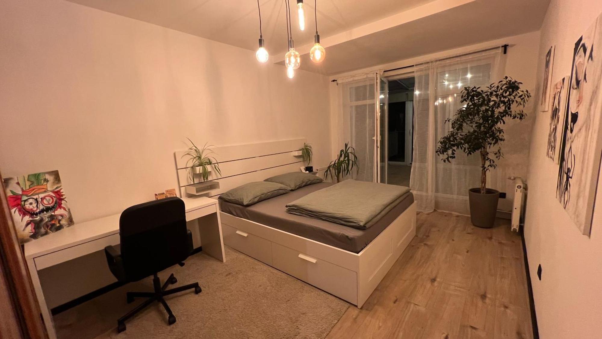 Lake Apartment, 2X Free Garage, 10 Mins To Centre Bratislava Esterno foto