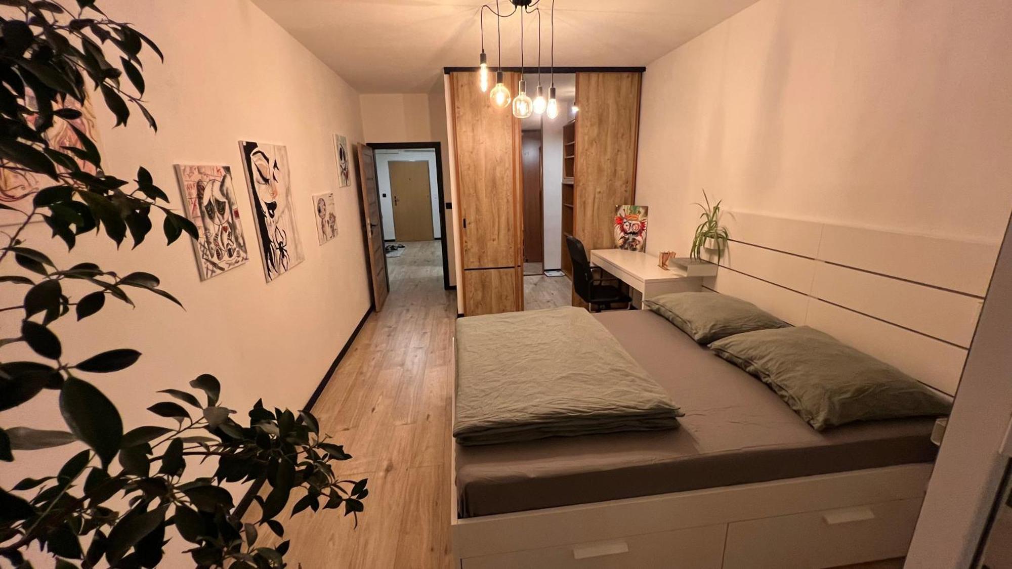 Lake Apartment, 2X Free Garage, 10 Mins To Centre Bratislava Esterno foto